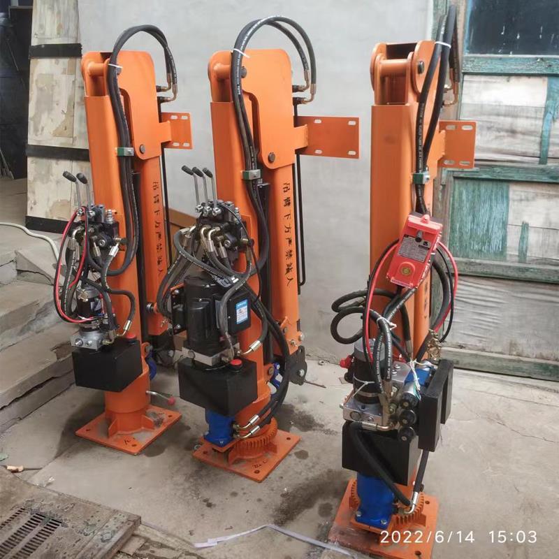 路竹区重汽蓝牌随车吊 3.2吨 国六动力强 液压驱动 农用自卸起重机
